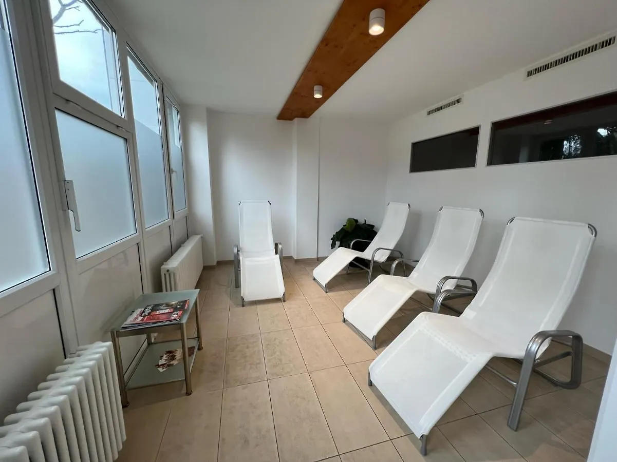 Апартаменты Bavarian Escape Ferienwohnung Mit Pool Санкт-Энгльмар